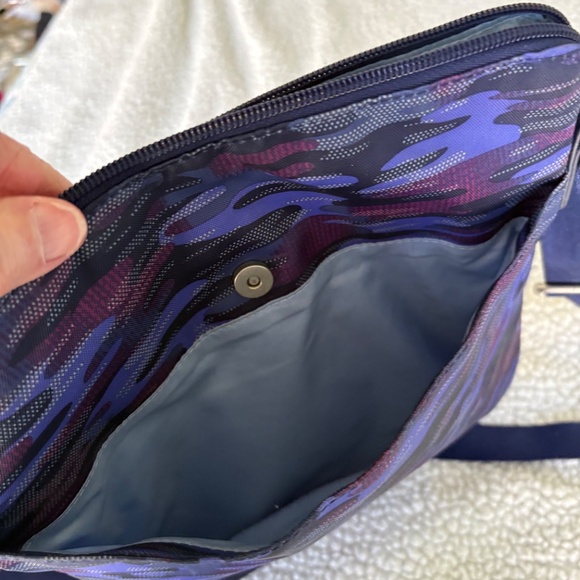 Baggalini Crossbody Bag - Picture 5 of 7